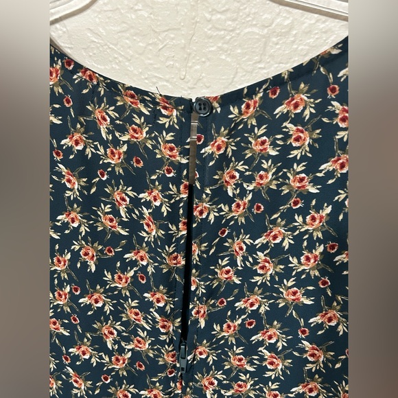 🛼Mi Ami Francesca’s hunter green Floral Long Sleeve Dress size XS GUC - Picture 9 of 12